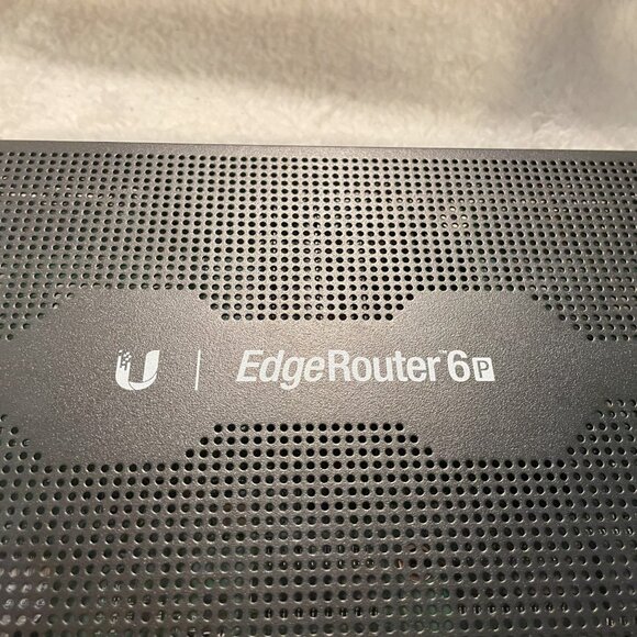 Netgear ProSafe 8 Port 10/100 Switch with Power over Ethernet FS108P - Picture 5 of 7